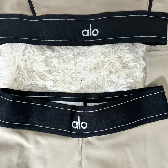 ALO YOGA LEGGING & BRA SET - Picture 2 of 7